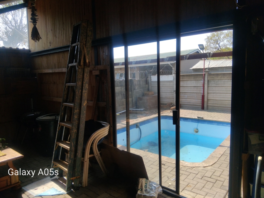 4 Bedroom Property for Sale in Oos Einde North West